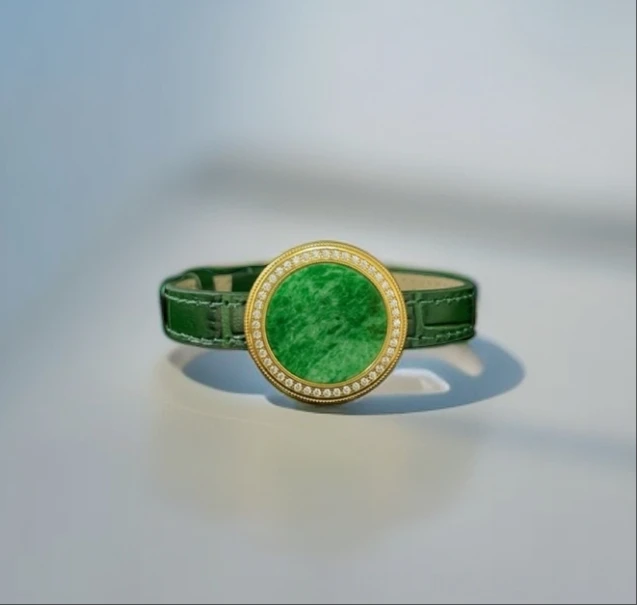 天然缅甸A货翡翠银镶圆牌手表吊坠 A041576