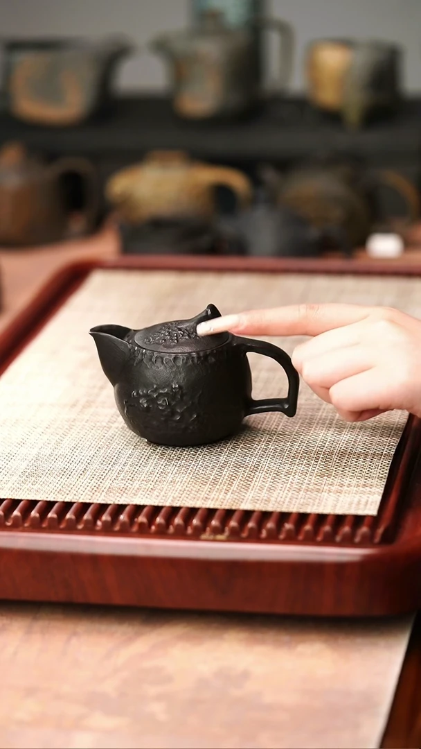 归玉堂冰碛岩重工雕刻栖雀壶150cc