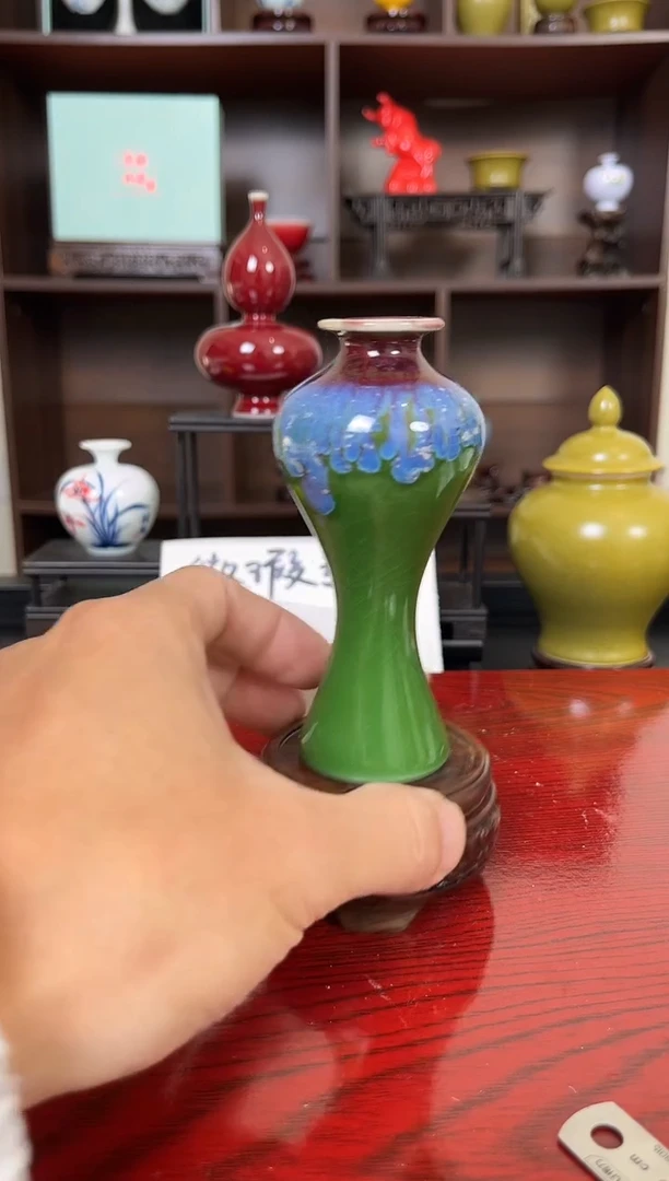 摆件瓷12.14早微瑕小花瓶摆件