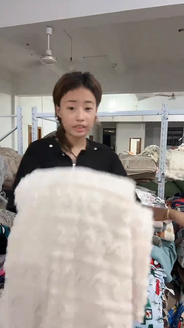 法兰绒056       瑕疵两条