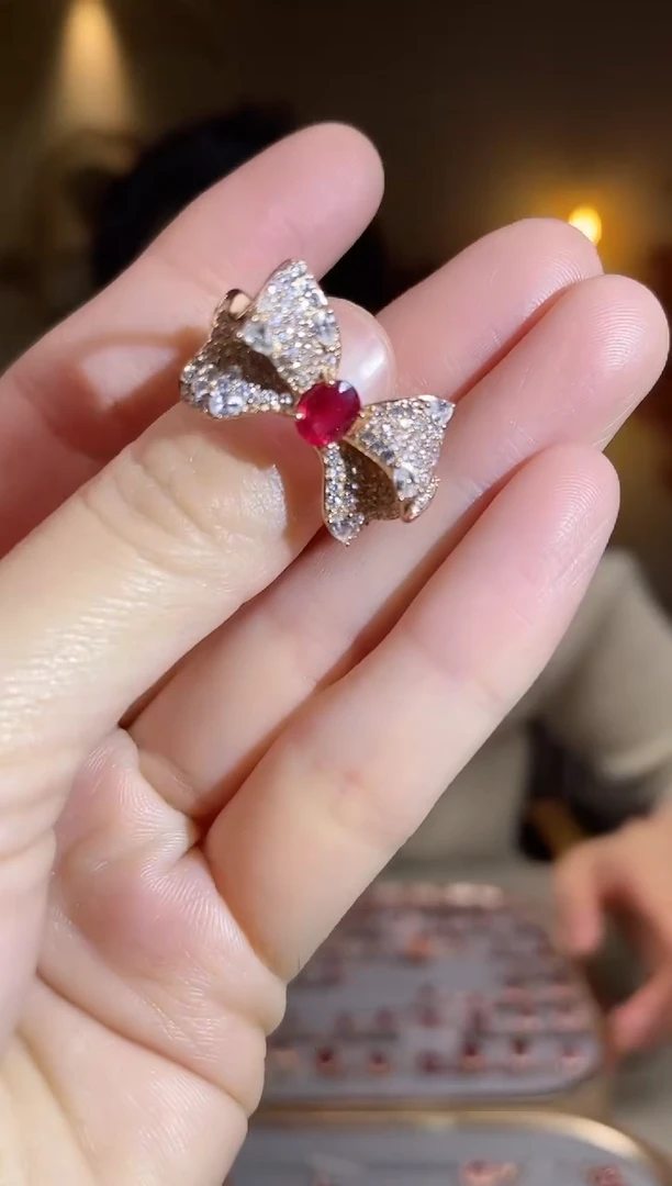 银S925镶嵌手饰红宝石手饰