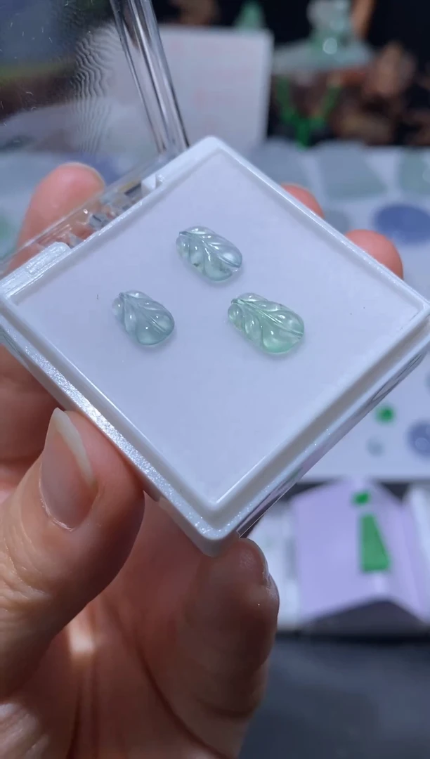 未镶嵌定制翡翠9.2*6*1.8荧光叶子一套