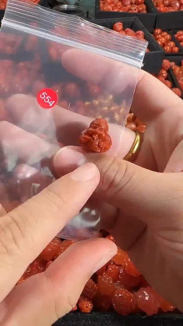 颈饰未镶嵌南红玛瑙1