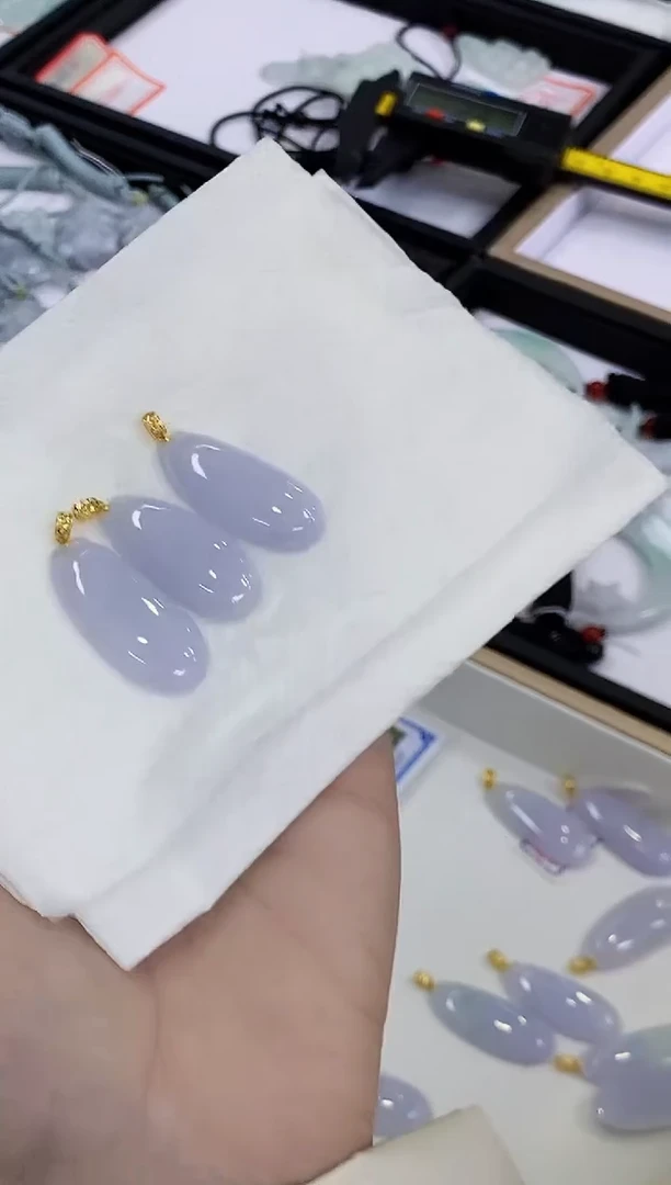 【闪购商品】翡翠吊坠(不含链)18K金镶嵌多样性发其一