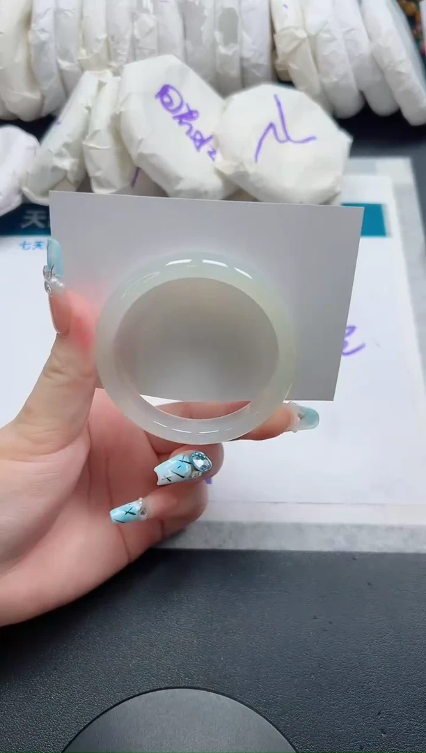 石英质玉手镯未镶嵌83-54.5