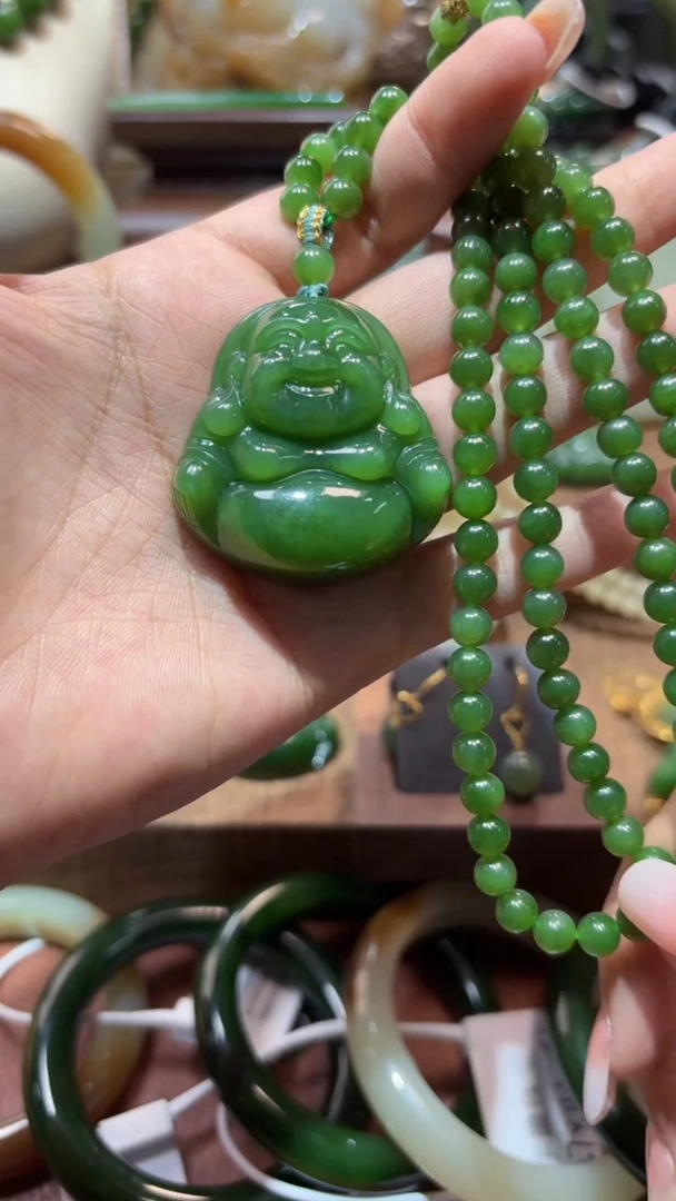 颈饰未镶嵌和田玉（碧玉）1