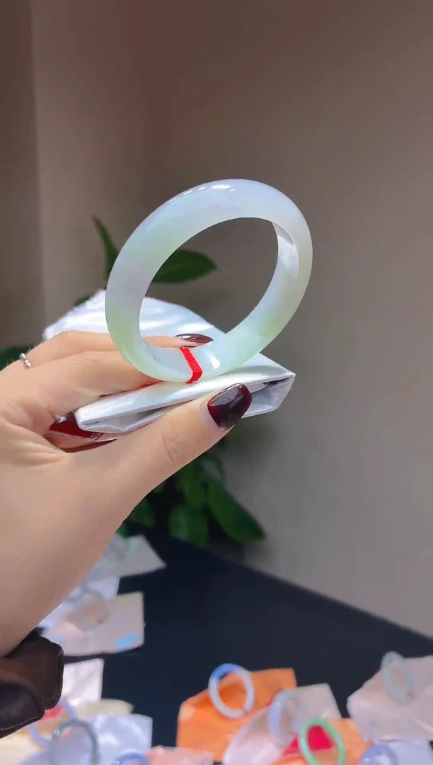 未镶嵌手镯翡翠天然缅甸A货翡翠手镯