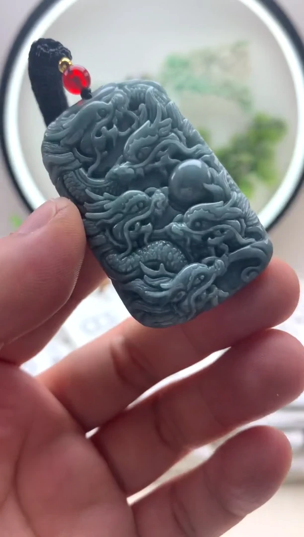 颈饰未镶嵌翡翠九龙牌