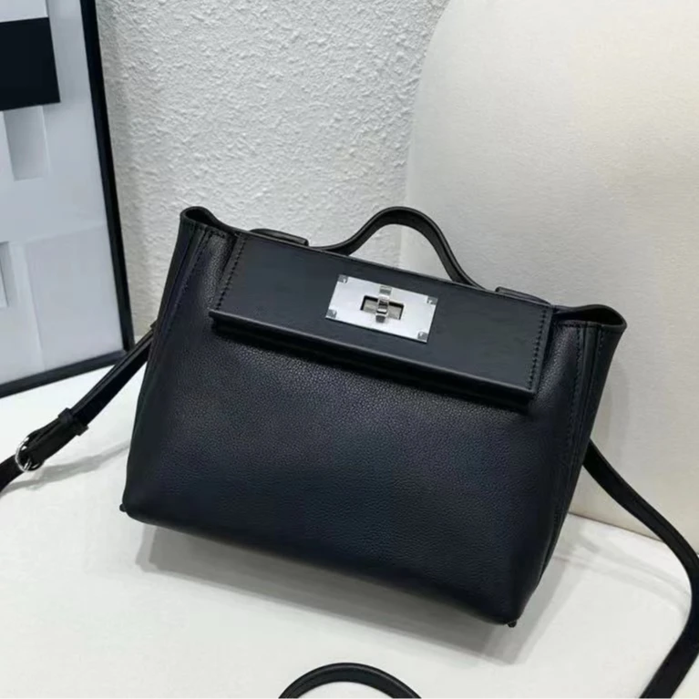 【芝麻集】XKY-3985-黑色简约百搭时尚腋下斜跨轻奢女包