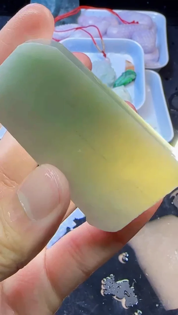 未镶嵌挂件翡翠085