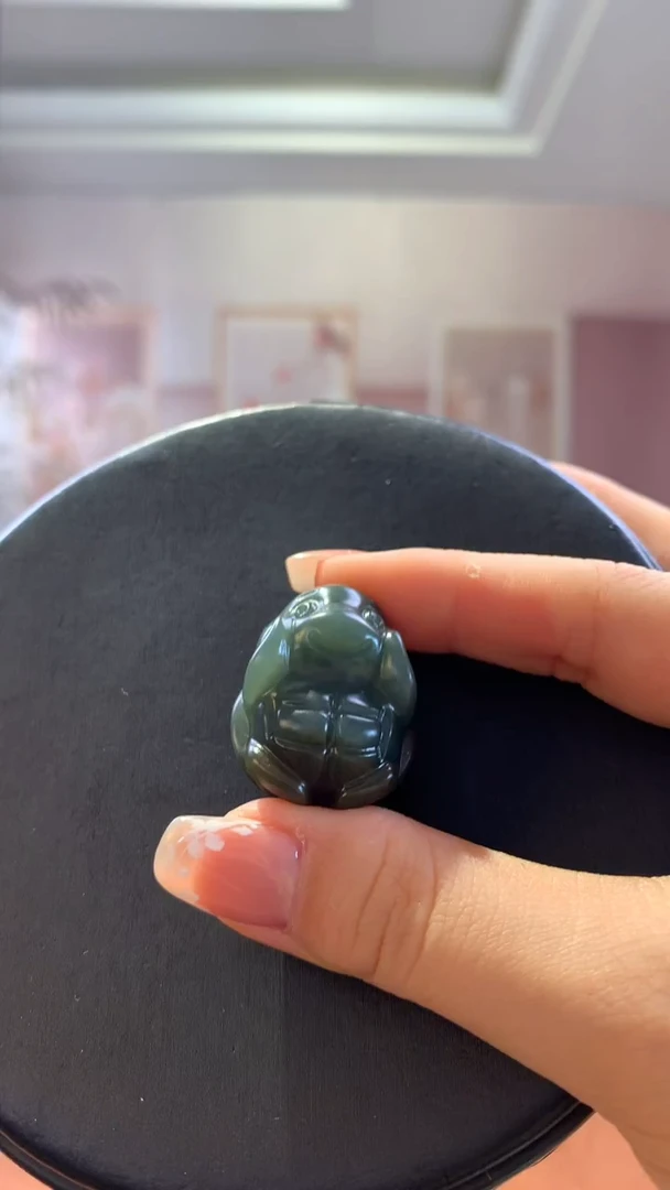 未镶嵌和田玉挂件小**治双面龟