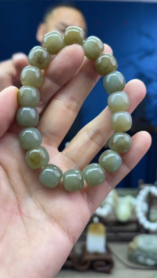 和田玉未镶嵌颈饰1