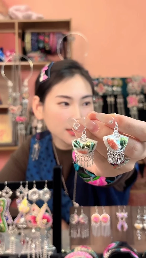 织绣艺枝独绣手工饰品129