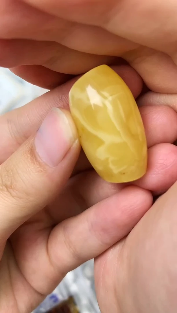 未镶嵌琥珀珠宝奇石89