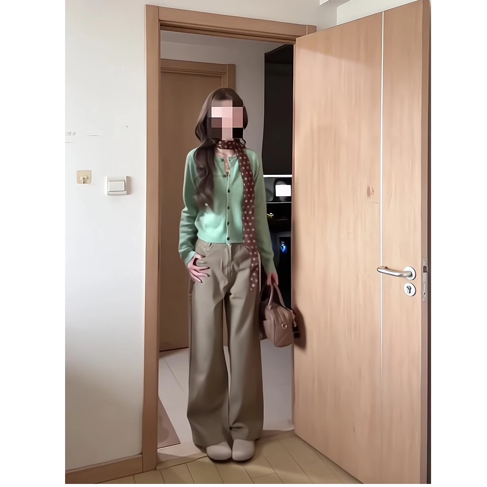 韩系绿色毛衣外套外搭氛围感穿搭温柔软糯针织开衫显瘦垂感裤子