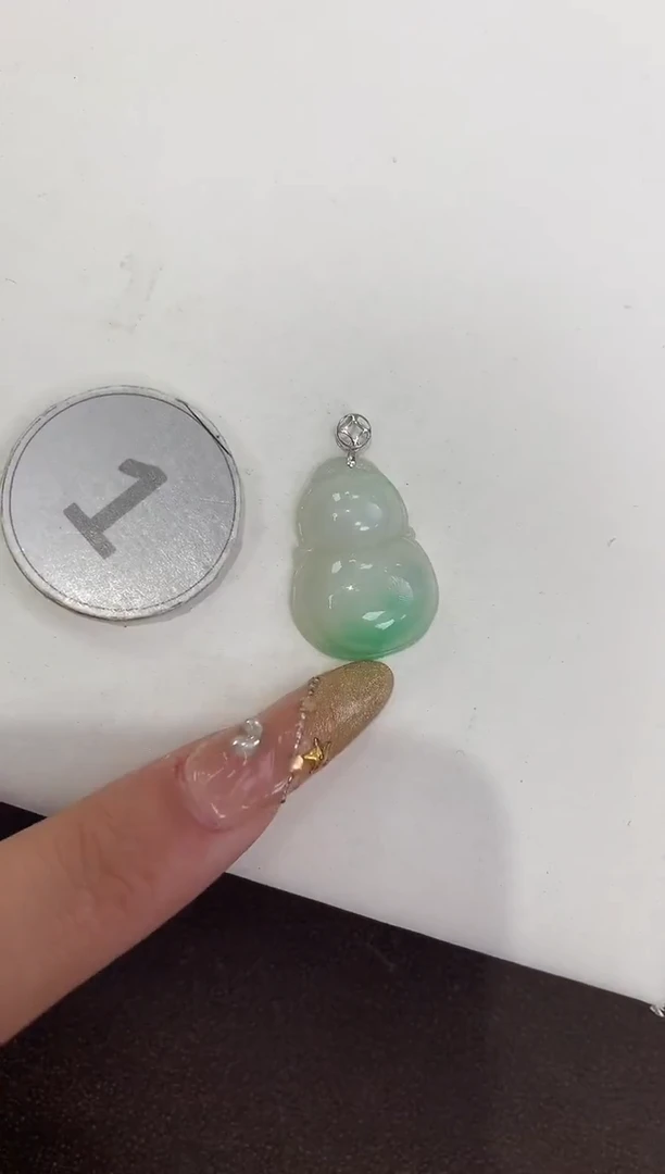 颈饰18K金镶嵌翡翠天然缅甸a货翡翠