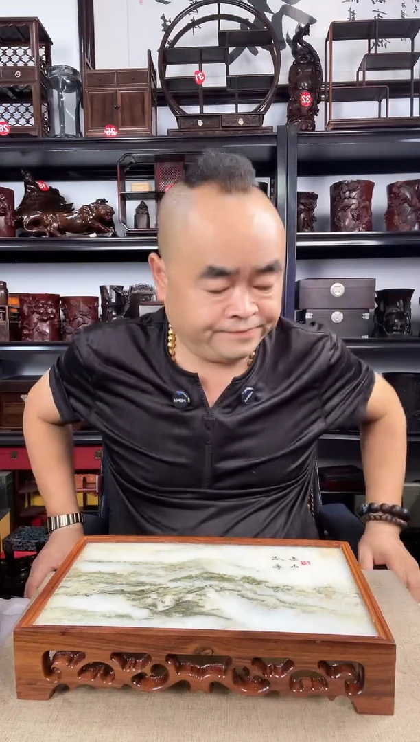 木黄云纹长方老李红木工艺品