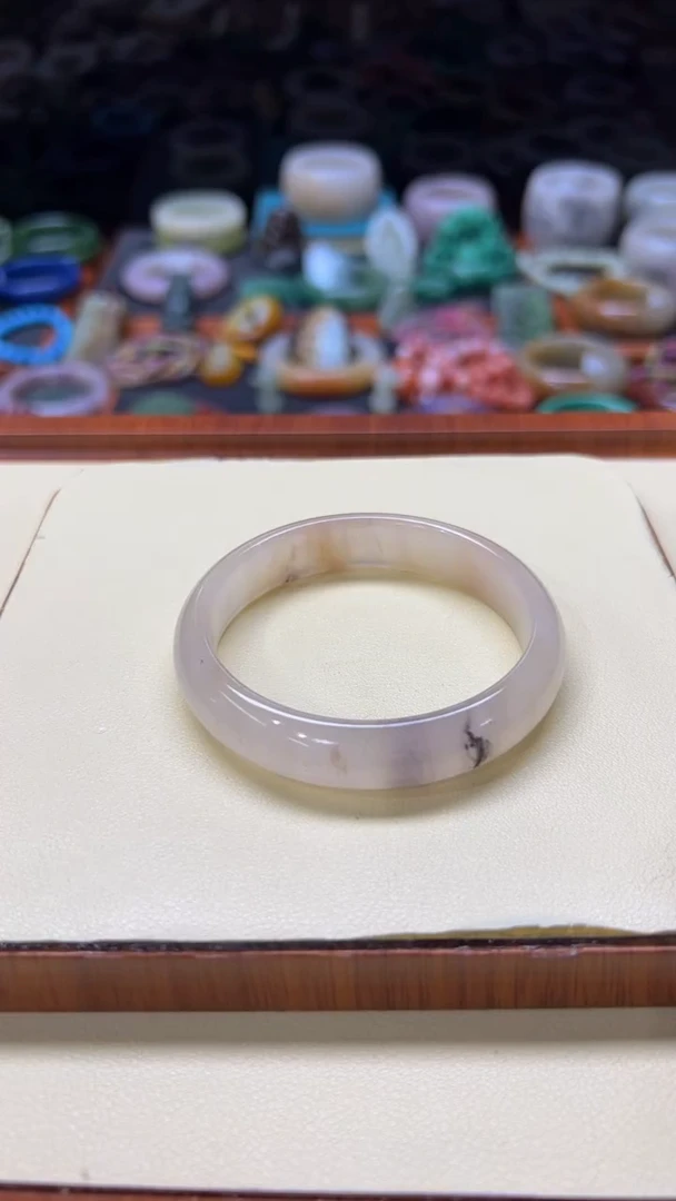 未镶嵌手镯石英质玉不****钱173