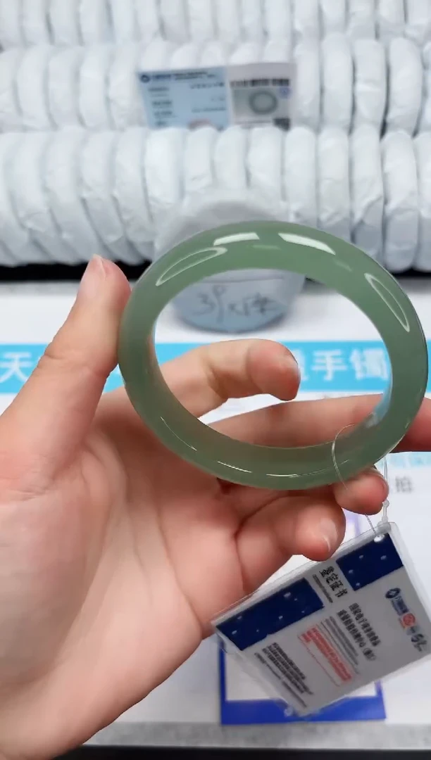 【闪购商品】石英质玉手镯未镶嵌219-62.5