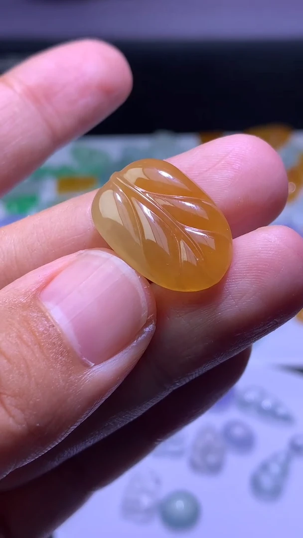 未镶嵌定制翡翠毛货