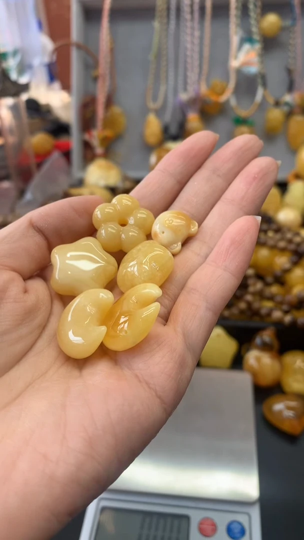 【闪购商品】琥珀珠宝奇石未镶嵌105（4发6个