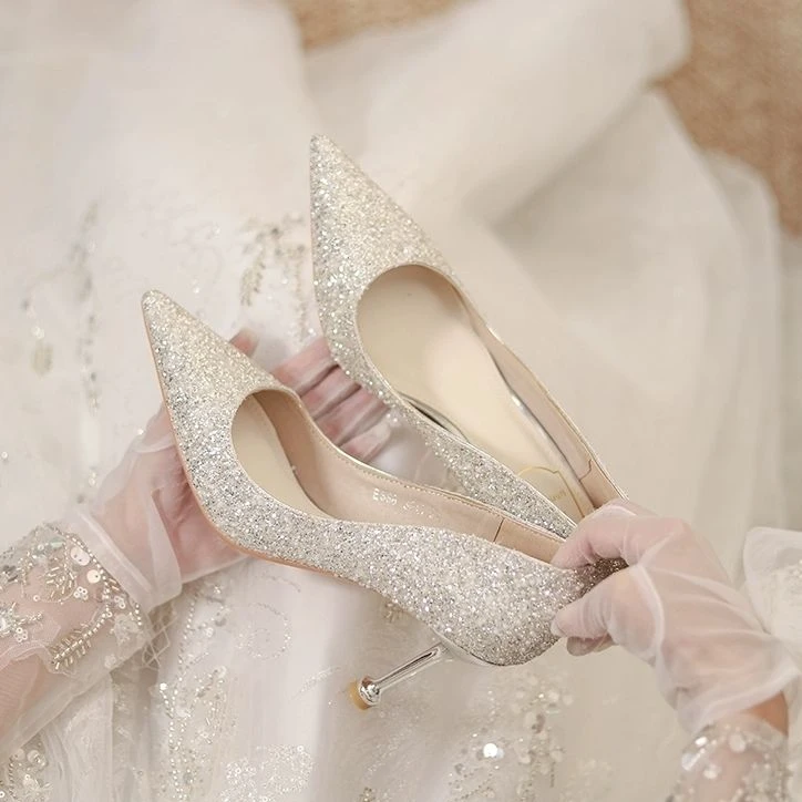 E法式白色婚鞋女主婚纱新娘鞋珍珠小众敬酒婚礼细跟高跟鞋