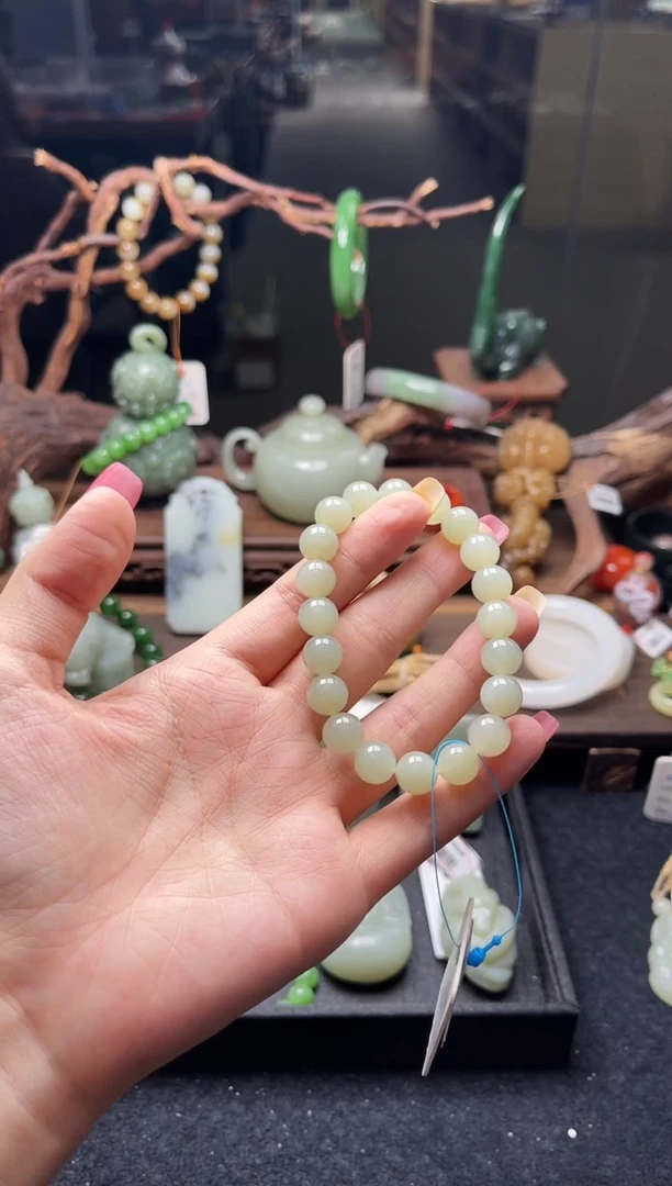 手串未镶嵌和田玉卡10且末青白圆珠9009342