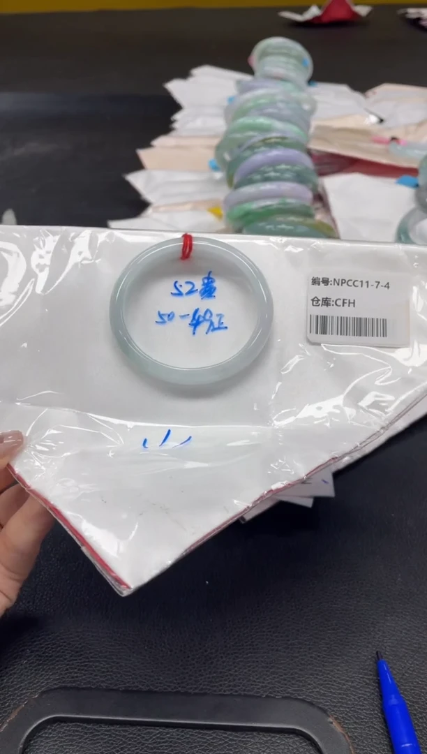 未镶嵌手镯翡翠翡翠手镯