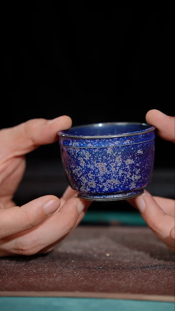92-1卷足手握杯（碳蓝釉）
