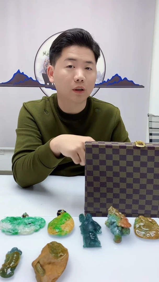 【闪购商品】定制翡翠未镶嵌4917DD-毛货挂件