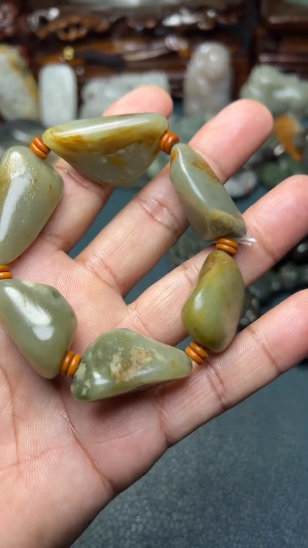 未镶嵌和田玉把件-