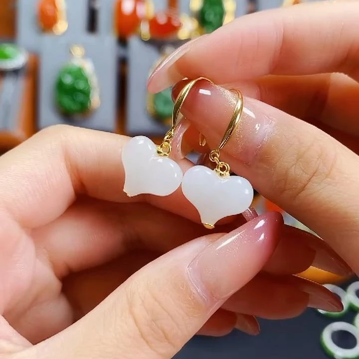 S925银和田玉白玉屁桃桃心耳环耳勾+精选鉴赏