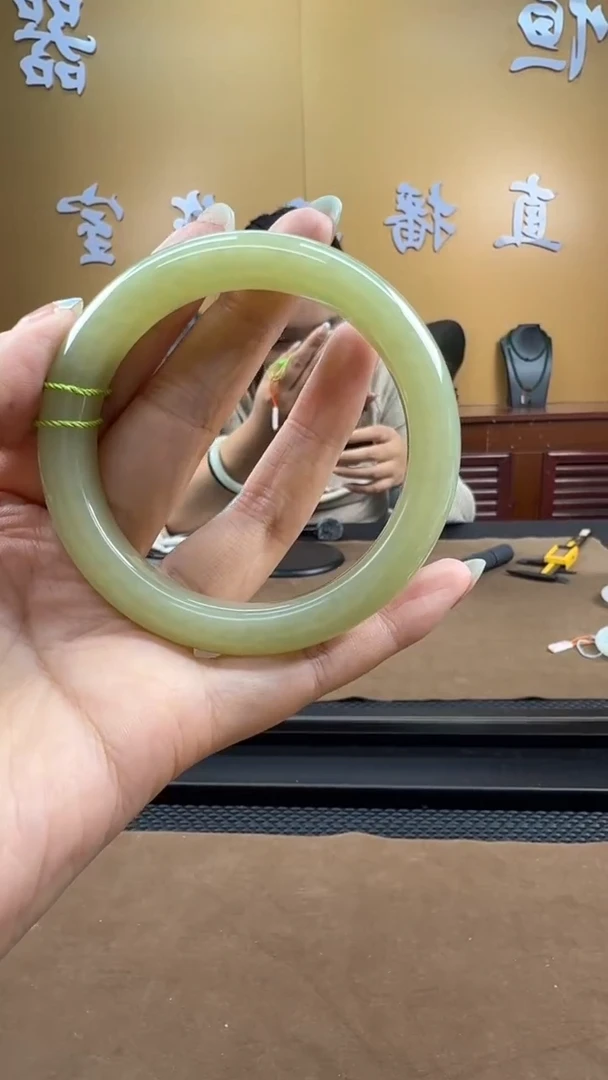 颈饰未镶嵌和田玉手镯59