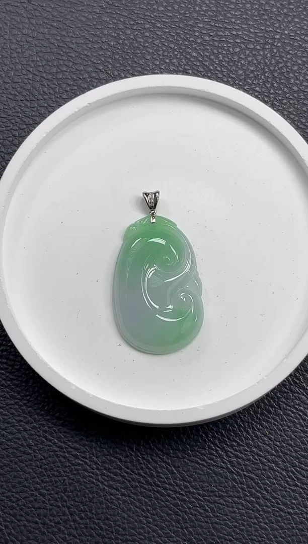 颈饰18K金镶嵌翡翠YM1036-2 如意