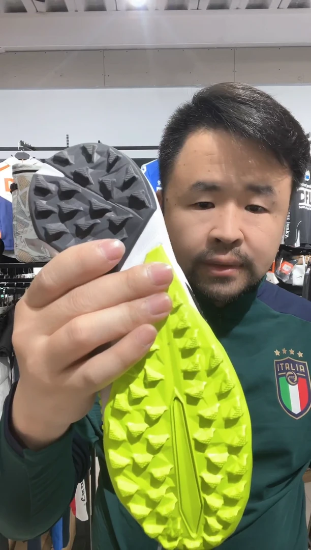 T****7尺码39，价格299