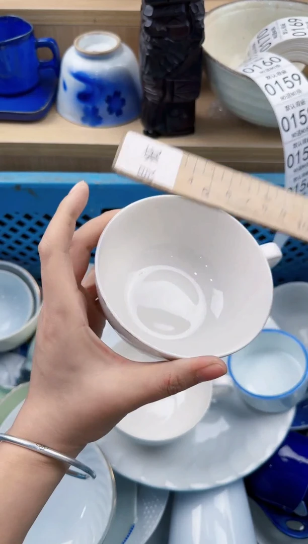 155回流瓷器，默认微瑕，18包邮