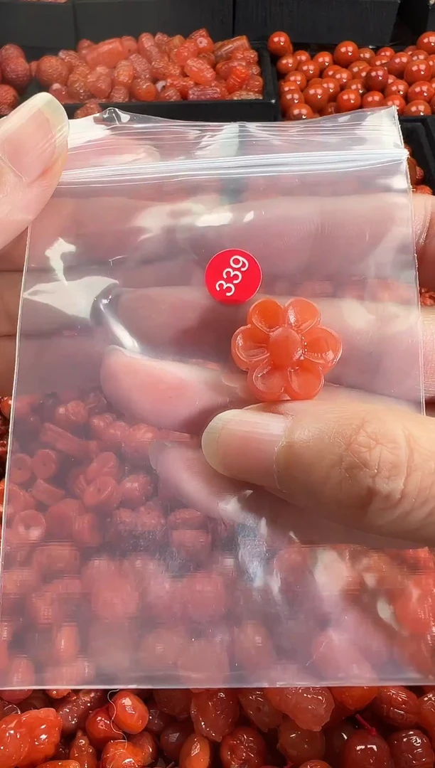 颈饰未镶嵌南红玛瑙1