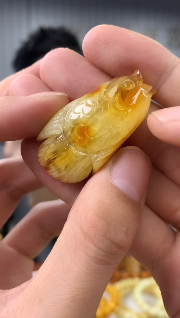 【闪购商品】蜜蜡裸石未镶嵌吊坠