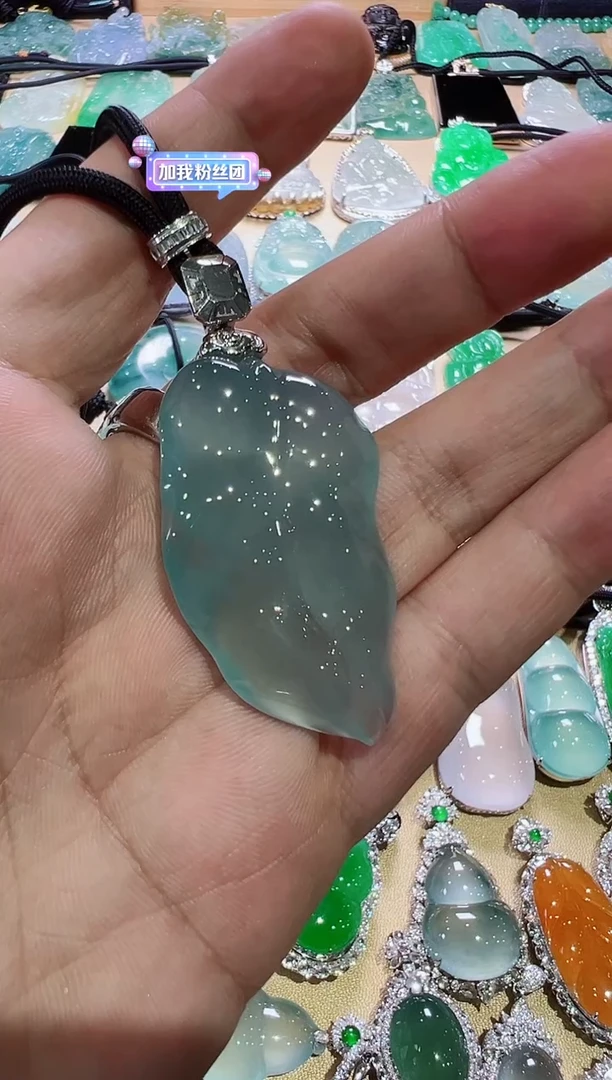 颈饰18K金镶嵌翡翠天然缅甸翡翠