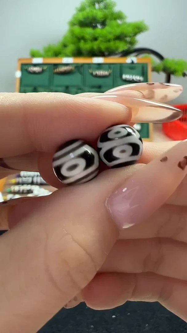 玛瑙/玉髓（覆膜）颈饰未镶嵌17.（微瑕）