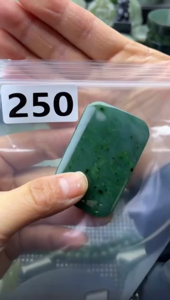 未镶嵌和田玉珠宝半成品牌子