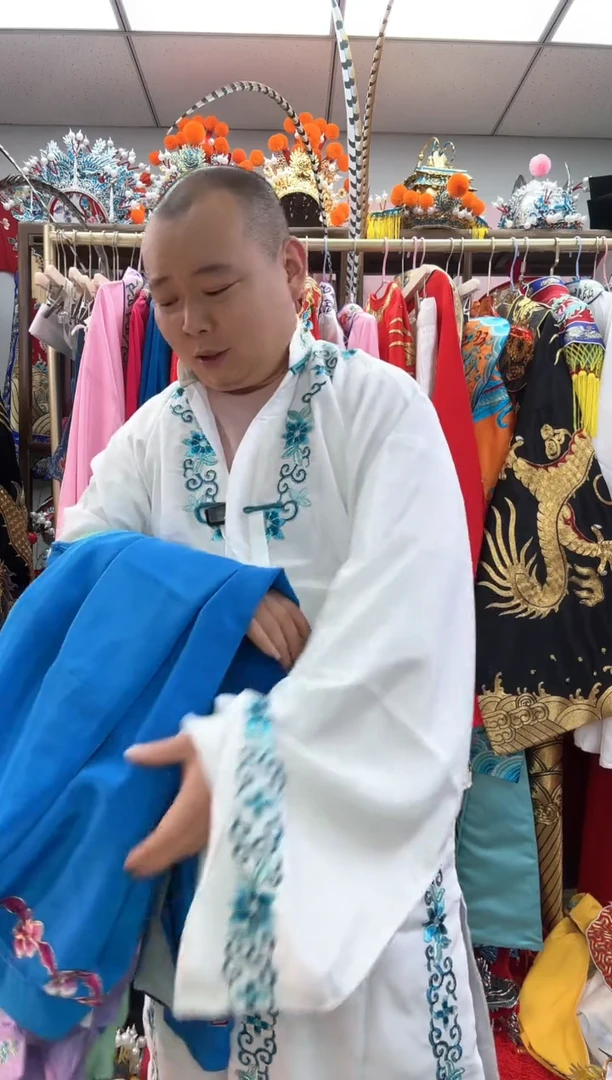 涤纶（聚酯纤维）草*箱戏曲花青衣披蓝色加水秀