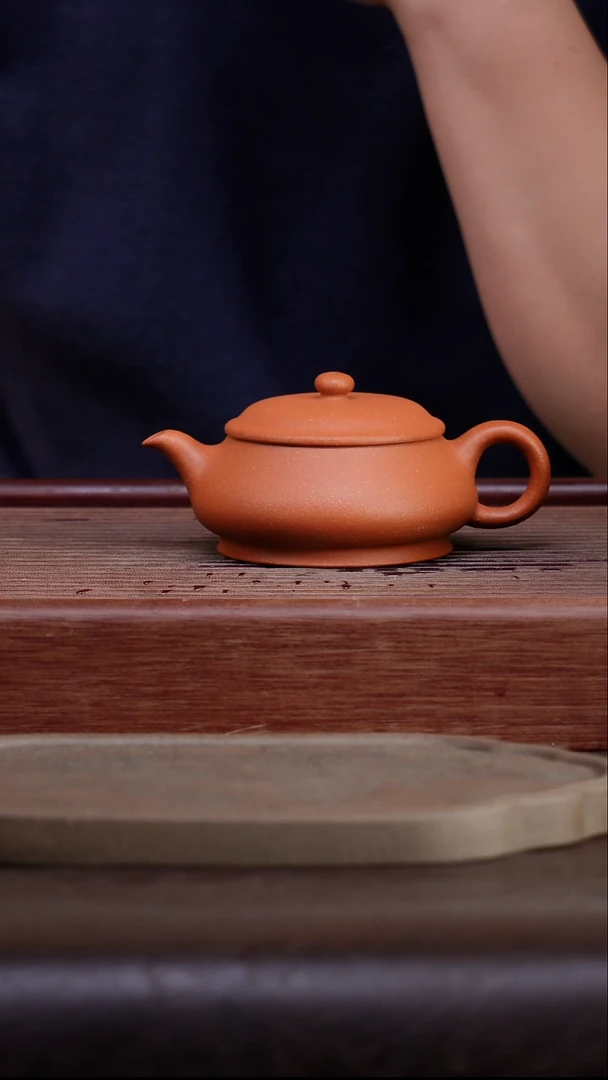 茶壶紫砂红降坡 明炉