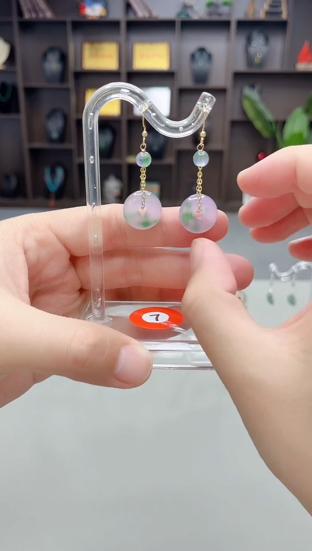 未镶嵌石英质玉（天山翠）耳钉732