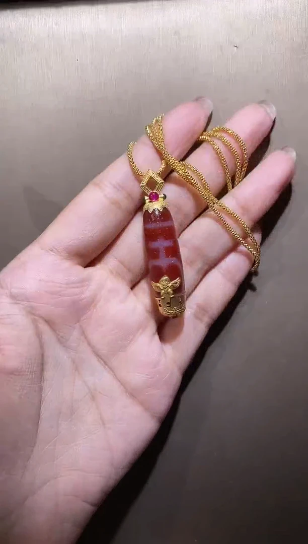 玛瑙/玉髓颈饰18K金镶嵌X宝瓶