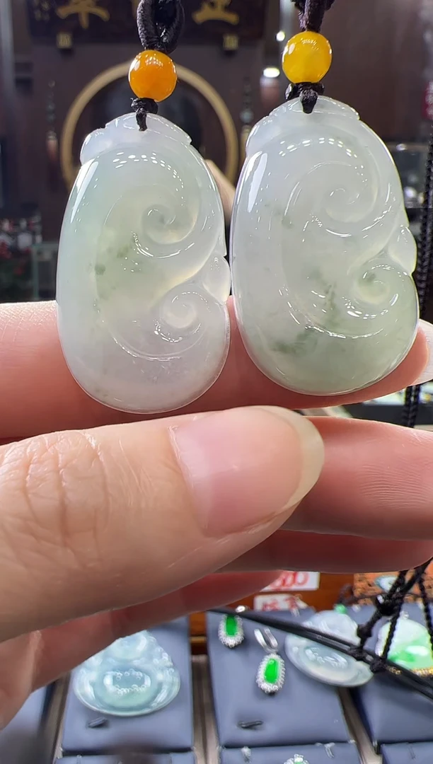 翡翠挂件未镶嵌如意（多样性发其一）