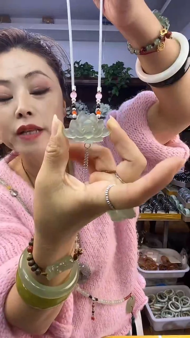 未镶嵌蛇纹石玉荷花多样性发货其中之一