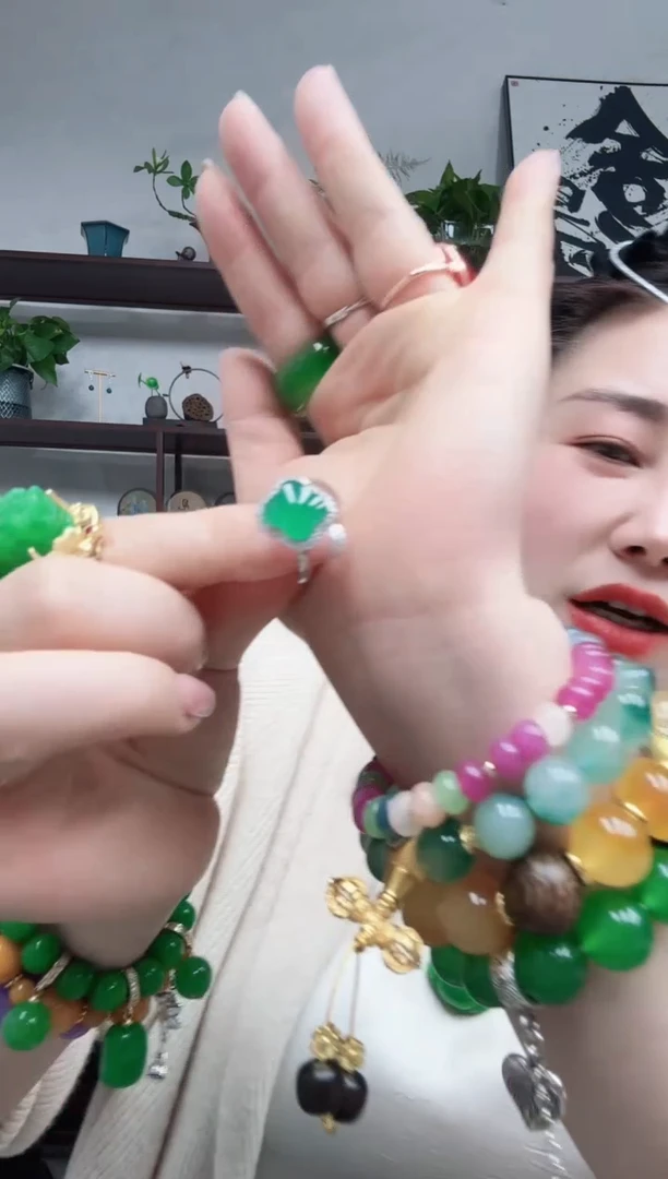 银S925镶嵌戒指翡翠四叶草戒指