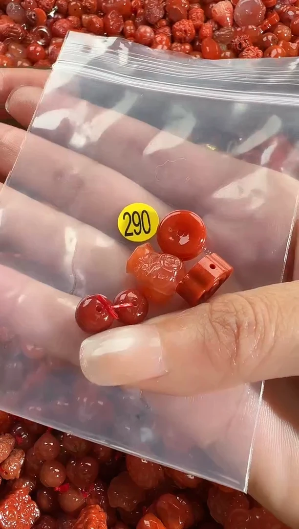 颈饰未镶嵌南红玛瑙1