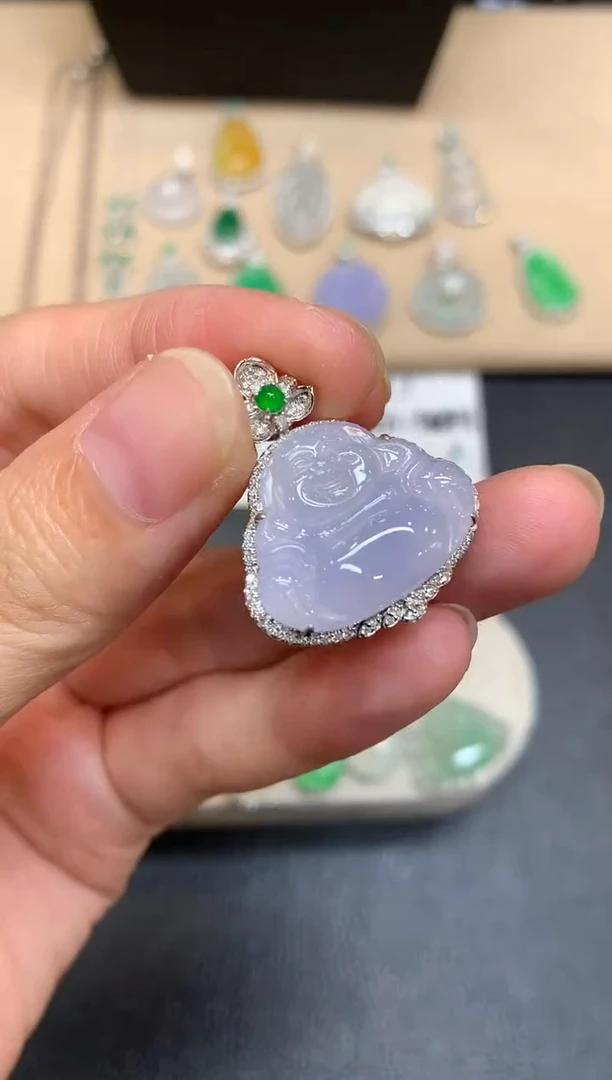 颈饰18K金镶嵌翡翠佛公【无服务费